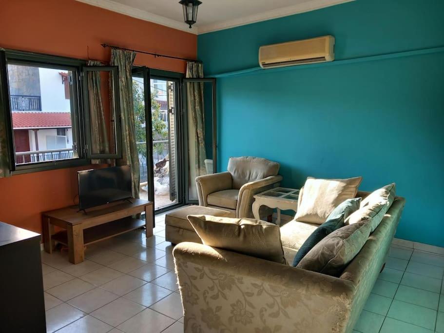 Stoupa Beachside Retro Apartment מראה חיצוני תמונה