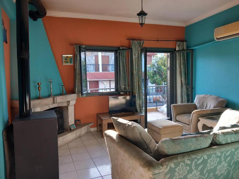 Stoupa Beachside Retro Apartment מראה חיצוני תמונה